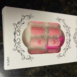 24 piece press on fingernails